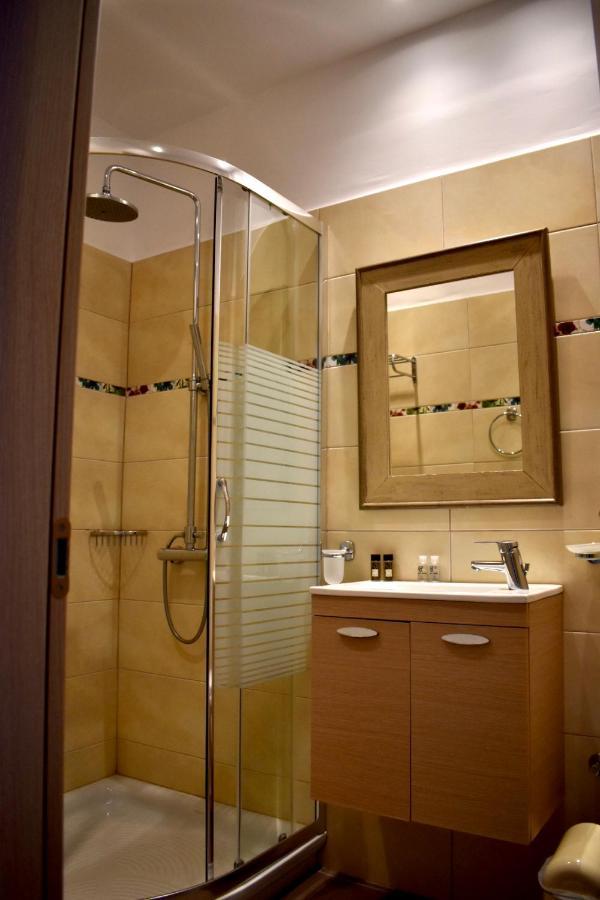 נאוסה Minoa Hotel מראה חיצוני תמונה